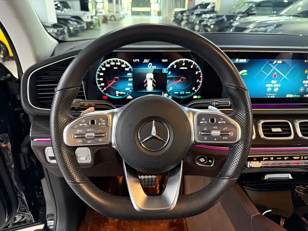 Mercedes-Benz GLS — фото 7
