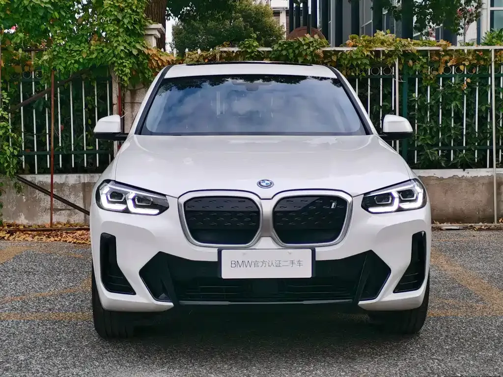 BMW iX3 — фото 2