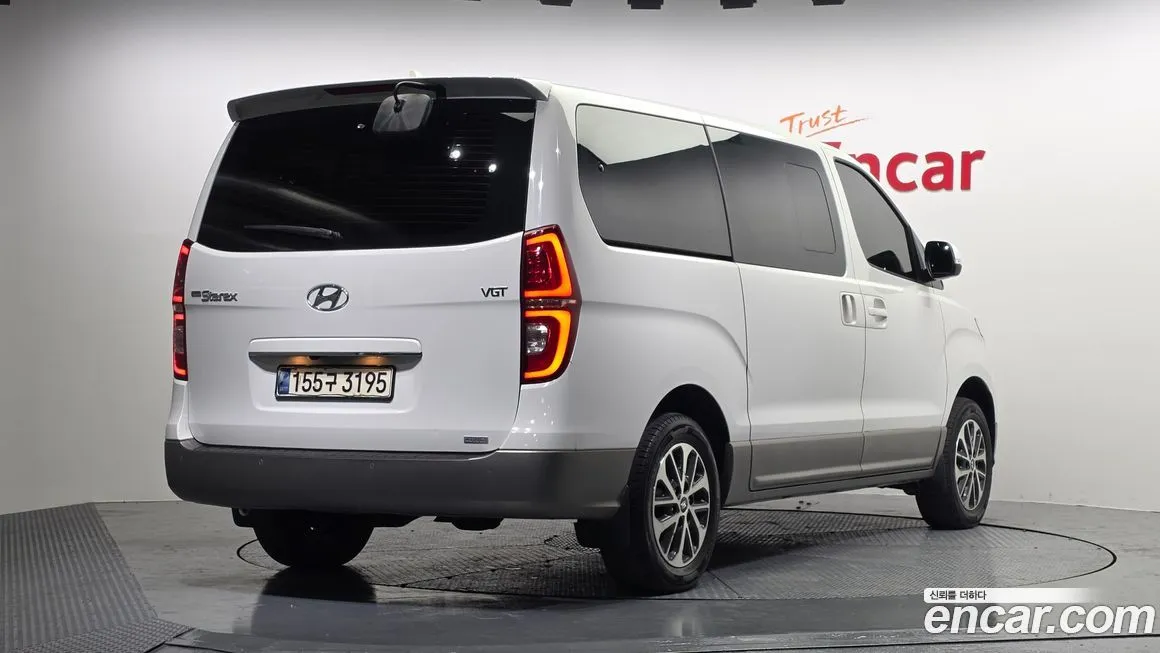 Hyundai Starex — фото 2