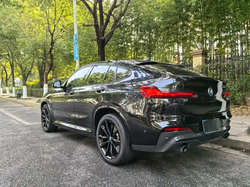BMW X4 — фото 4