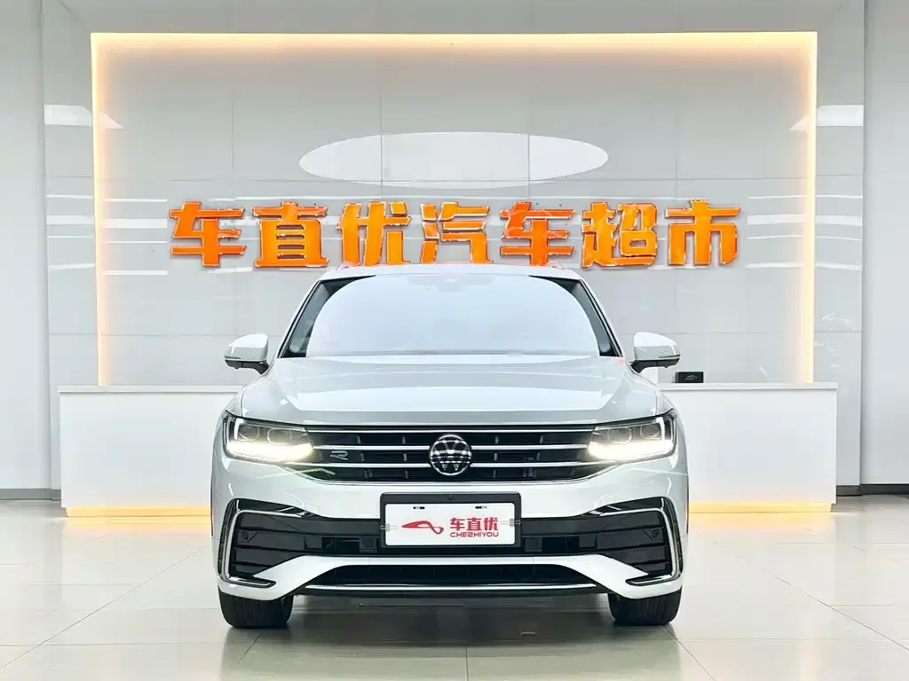 Volkswagen Tiguan L — фото 3