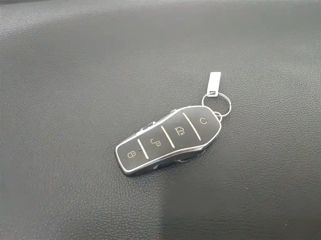BYD Seal 05 DM-i — фото 9