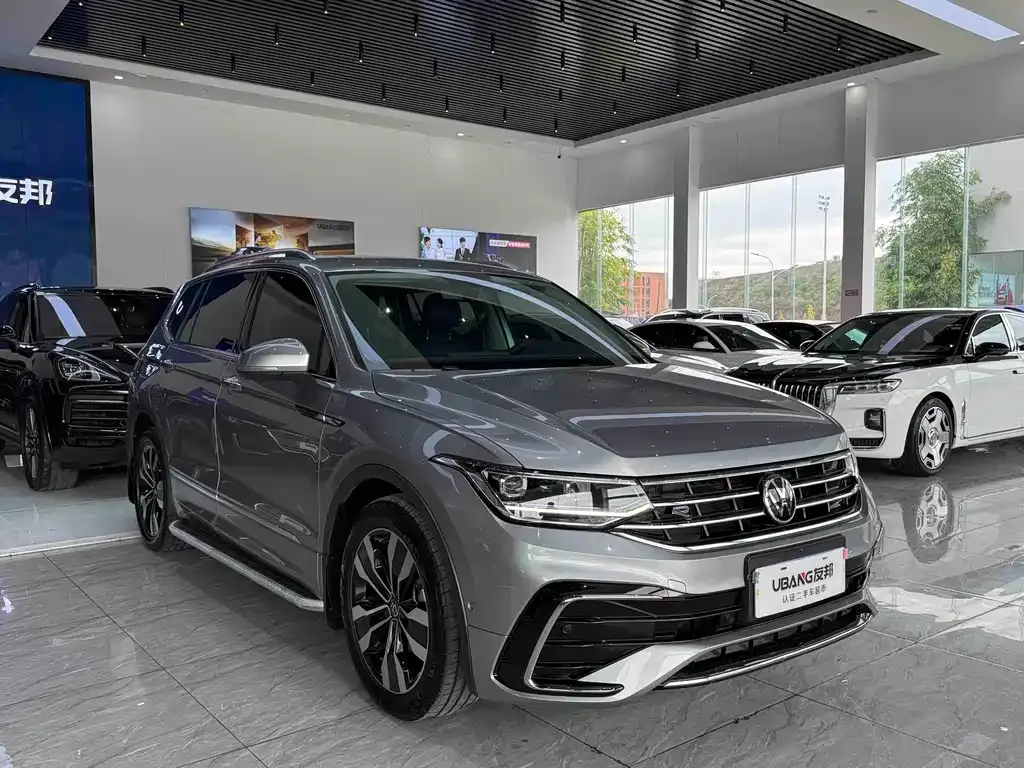 Volkswagen Tiguan L — фото 3