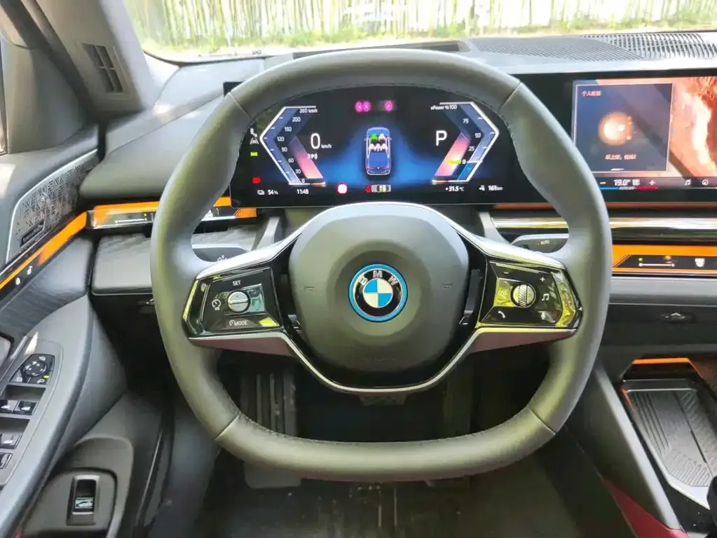 BMW i5 — фото 4