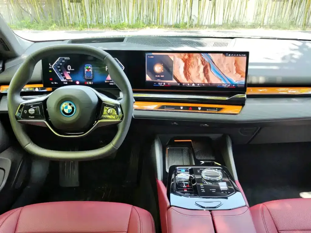 BMW i5 — фото 8