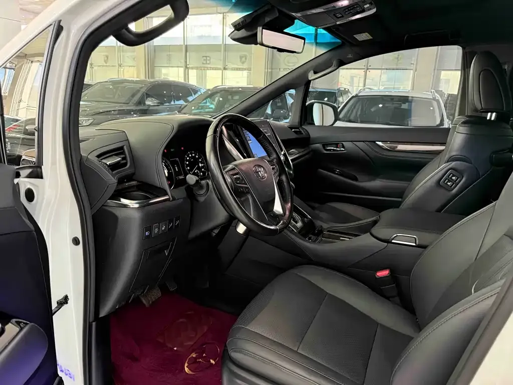 Toyota Alphard — фото 5