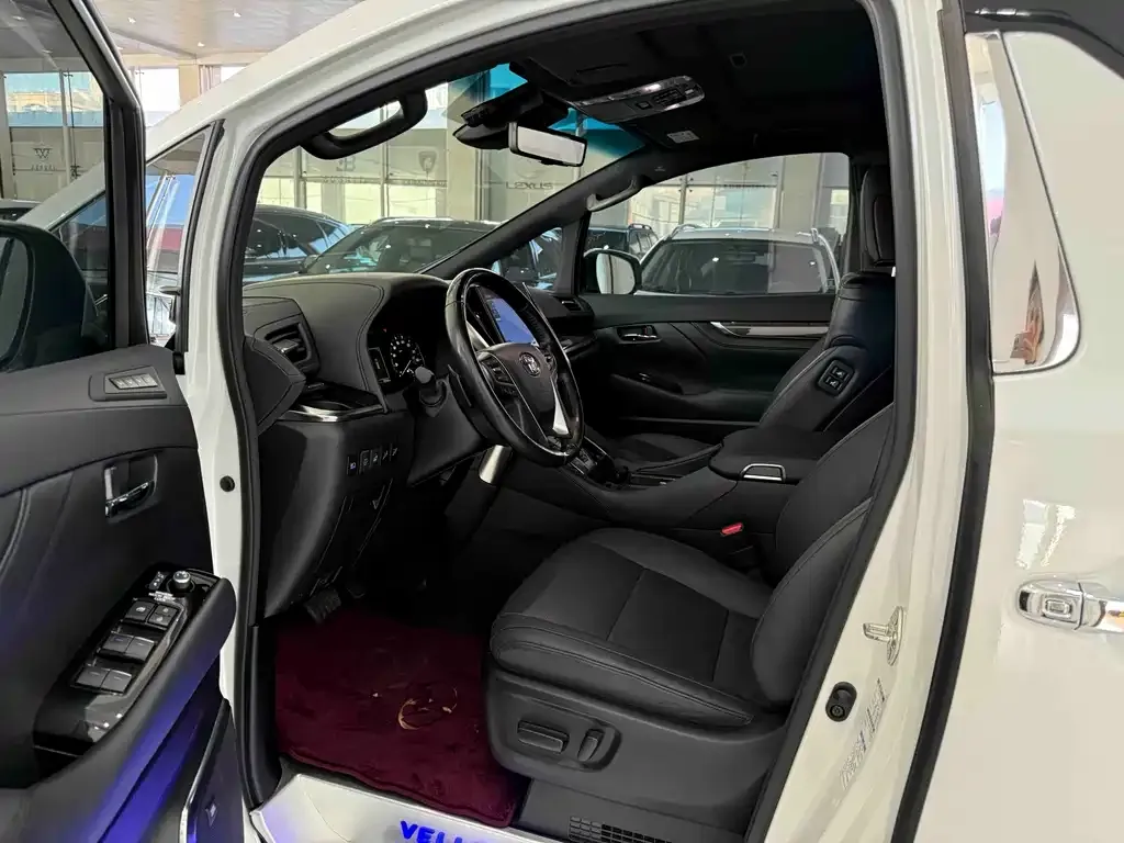 Toyota Alphard — фото 6