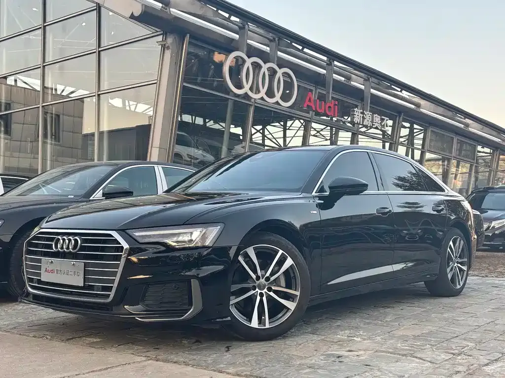 Audi A6L — фото 1