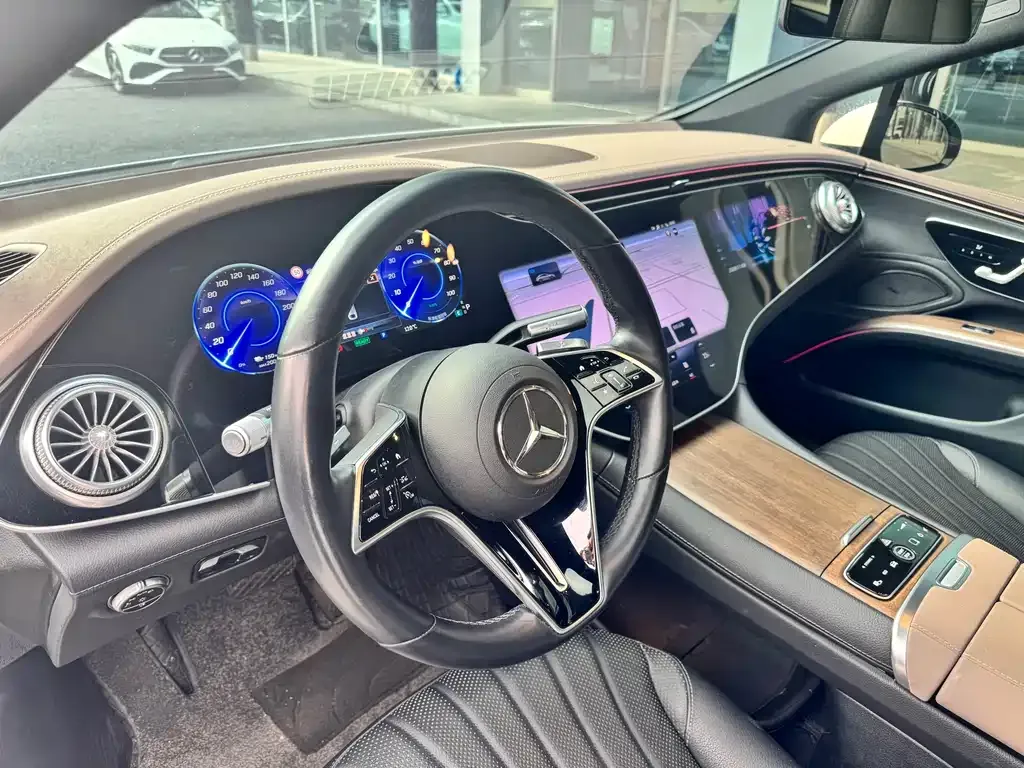 Mercedes-Benz EQS — фото 10