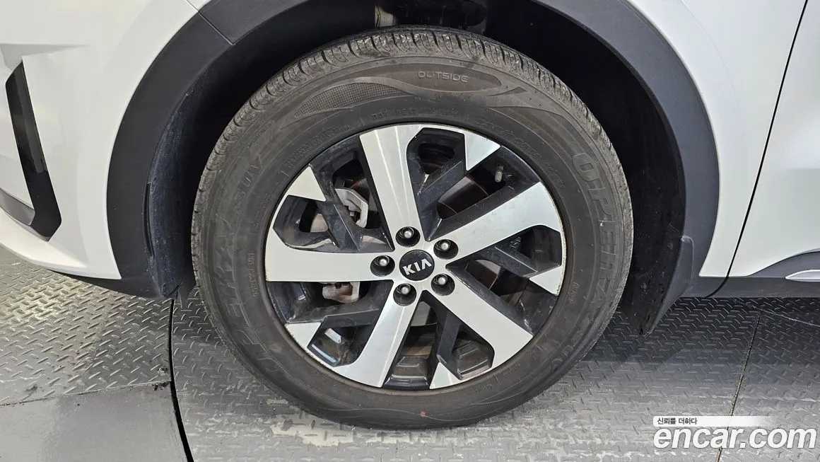 Kia Sorento — фото 5