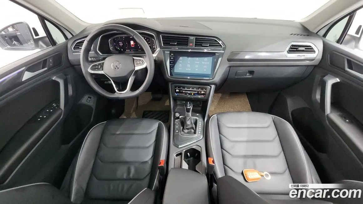 Volkswagen Tiguan — фото 7