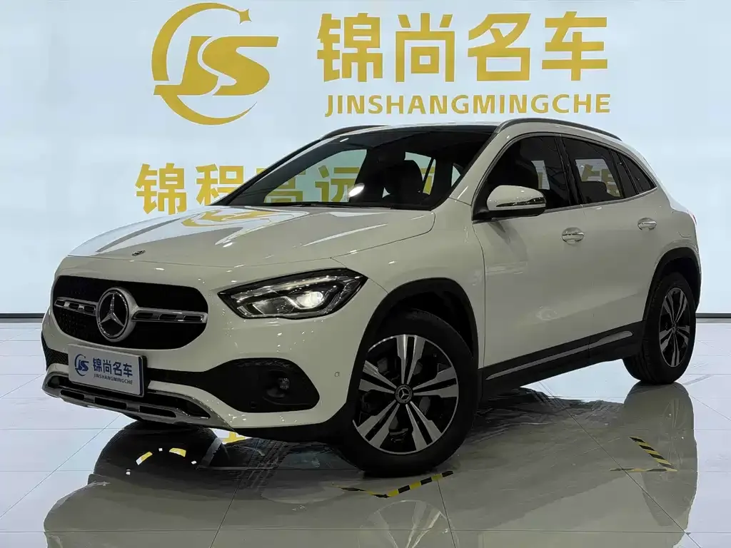 Mercedes-Benz GLA — фото 1