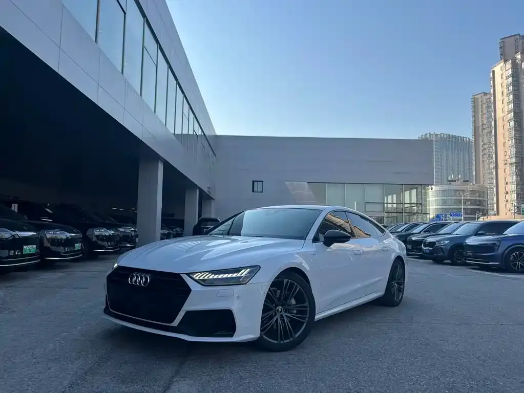 Audi A7 — фото 1