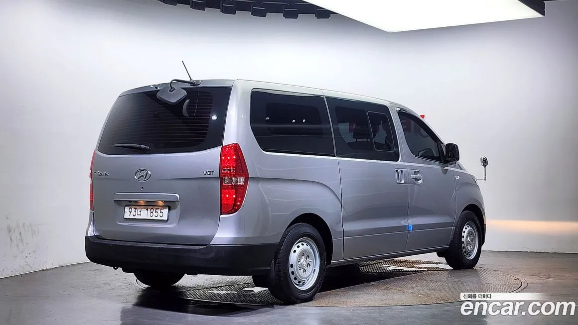 Hyundai Starex — фото 2