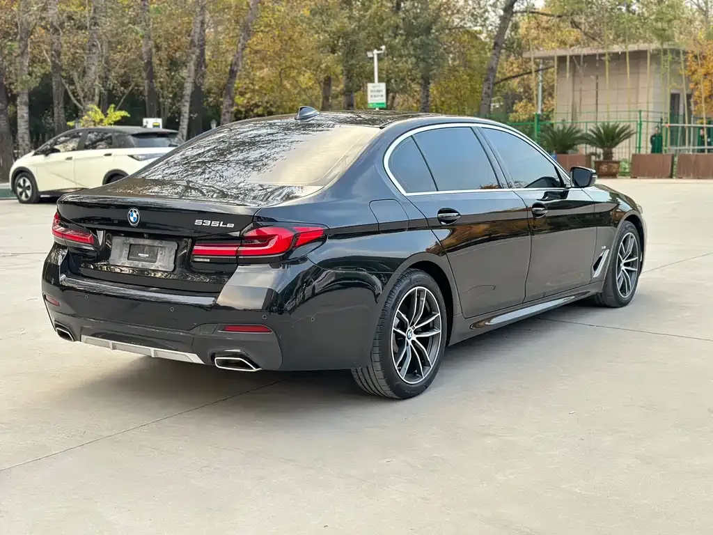 BMW 5 Series New Energy — фото 7