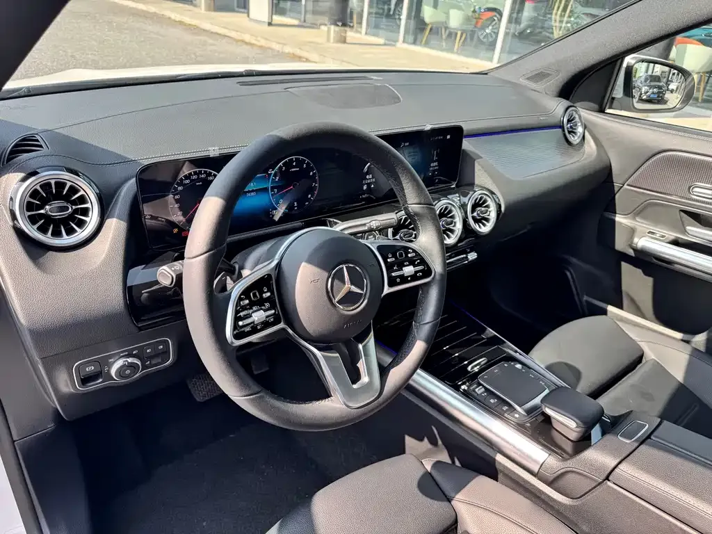 Mercedes-Benz GLA — фото 10