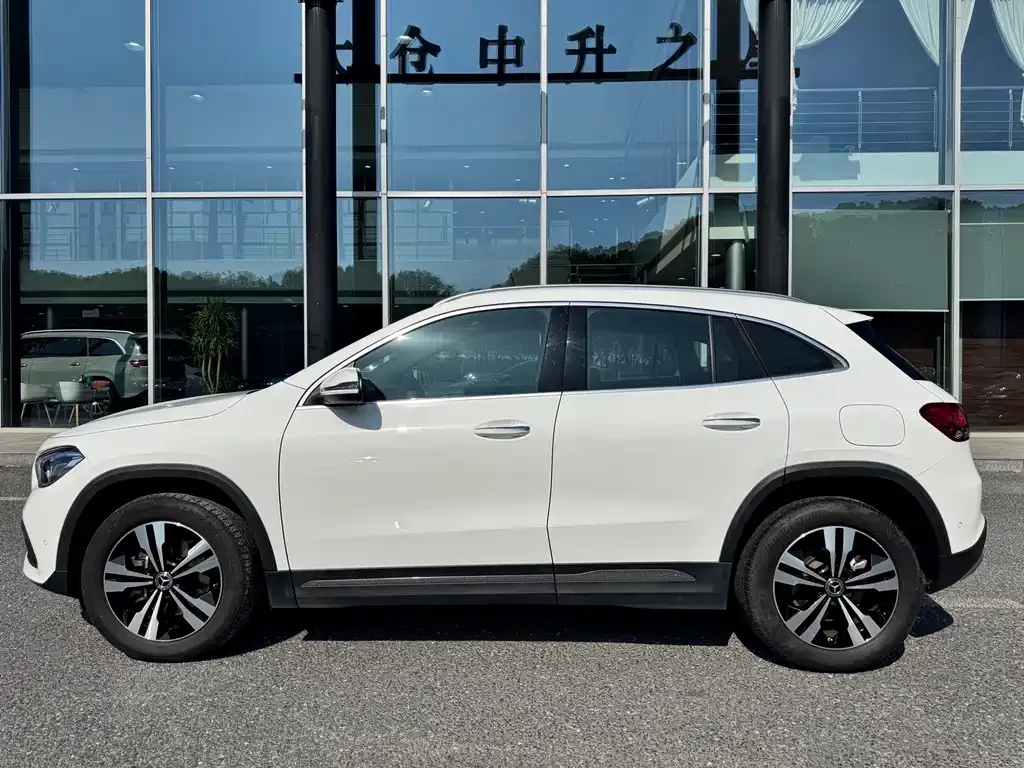 Mercedes-Benz GLA — фото 7