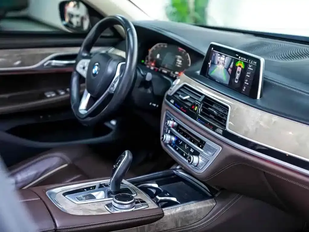 BMW 7 Series — фото 5