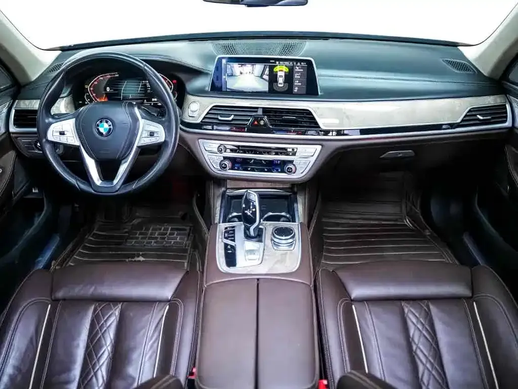BMW 7 Series — фото 8