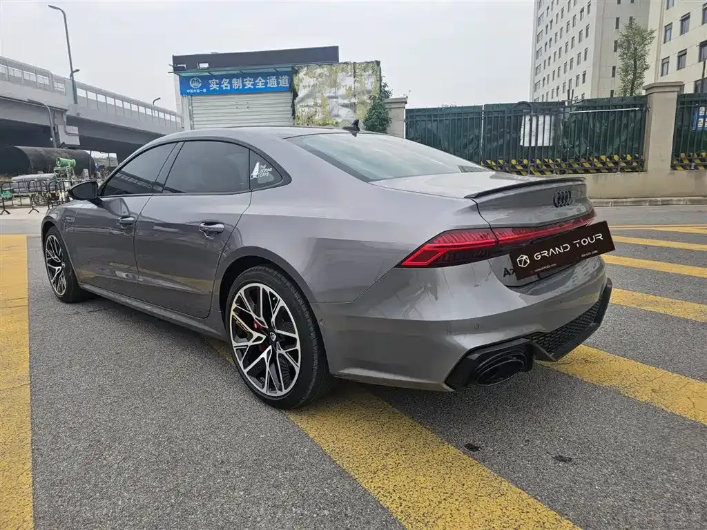 Audi A7L — фото 2