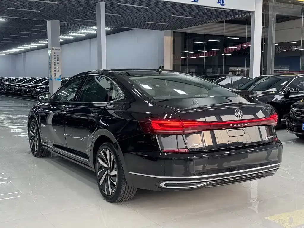 Volkswagen Passat — фото 5