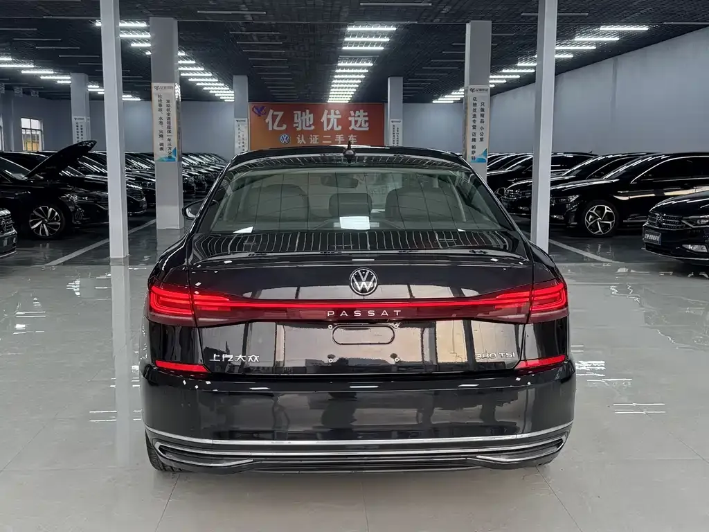 Volkswagen Passat — фото 6