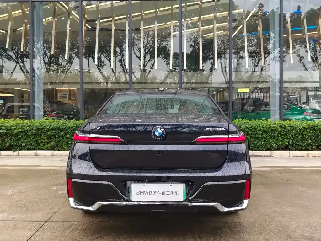 BMW i7 — фото 4