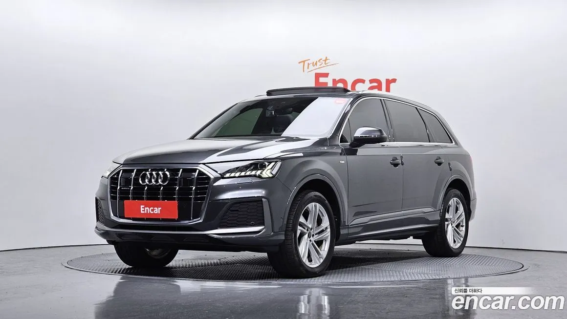 Audi Q7 — фото 1
