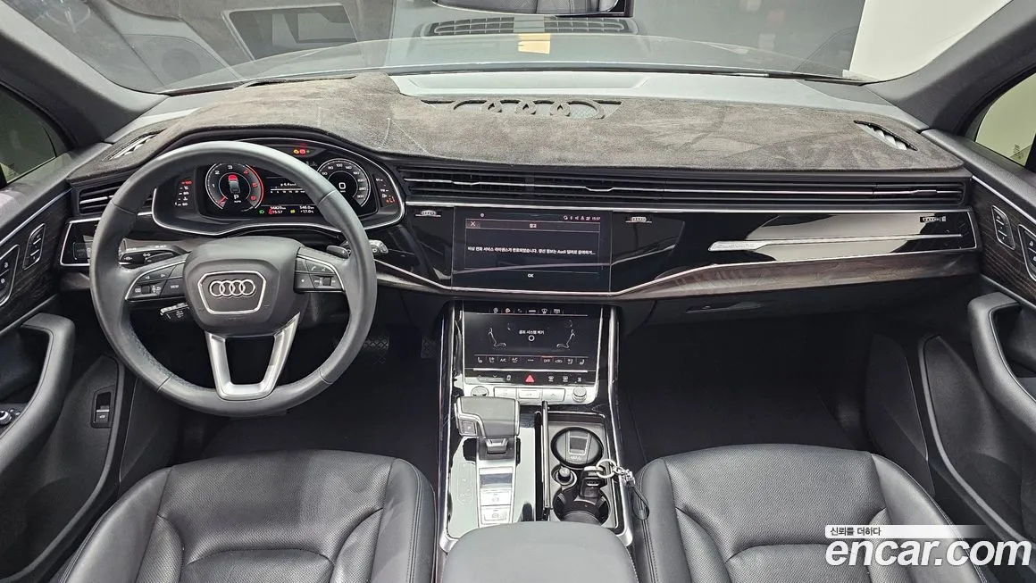 Audi Q7 — фото 7