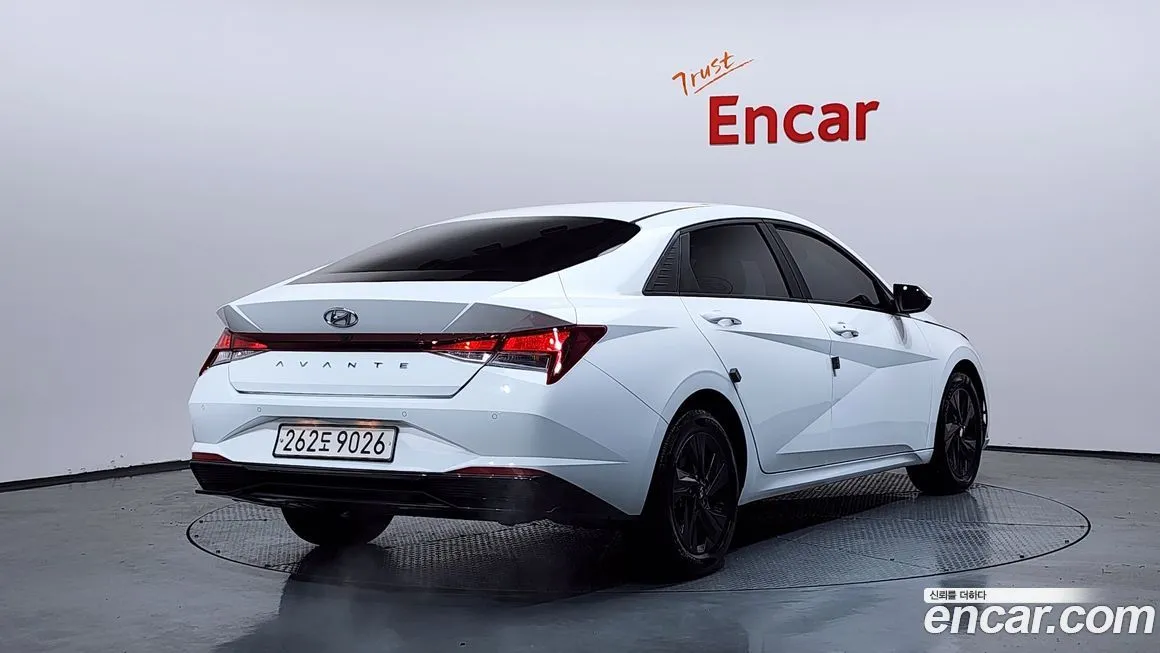 Hyundai AVANTE — фото 2
