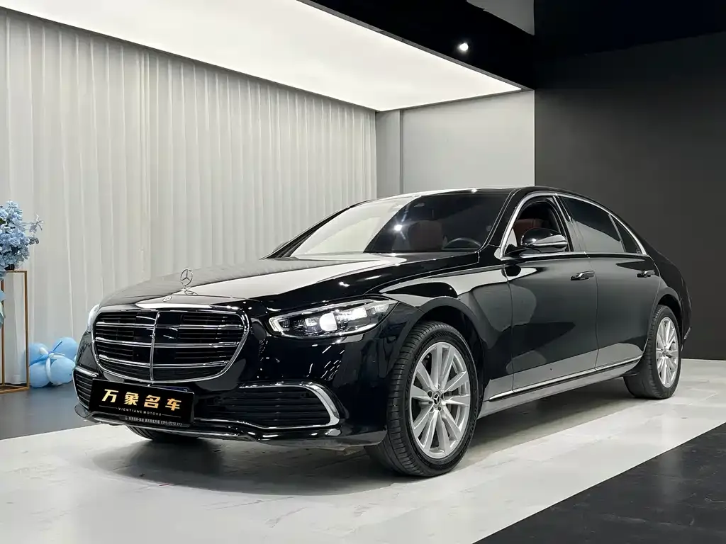 Mercedes-Benz S-Class — фото 1