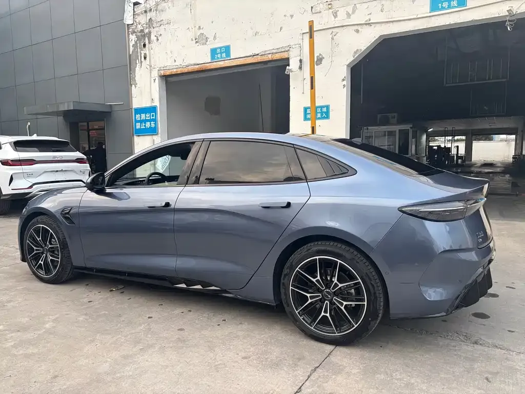 BYD Seal — фото 8