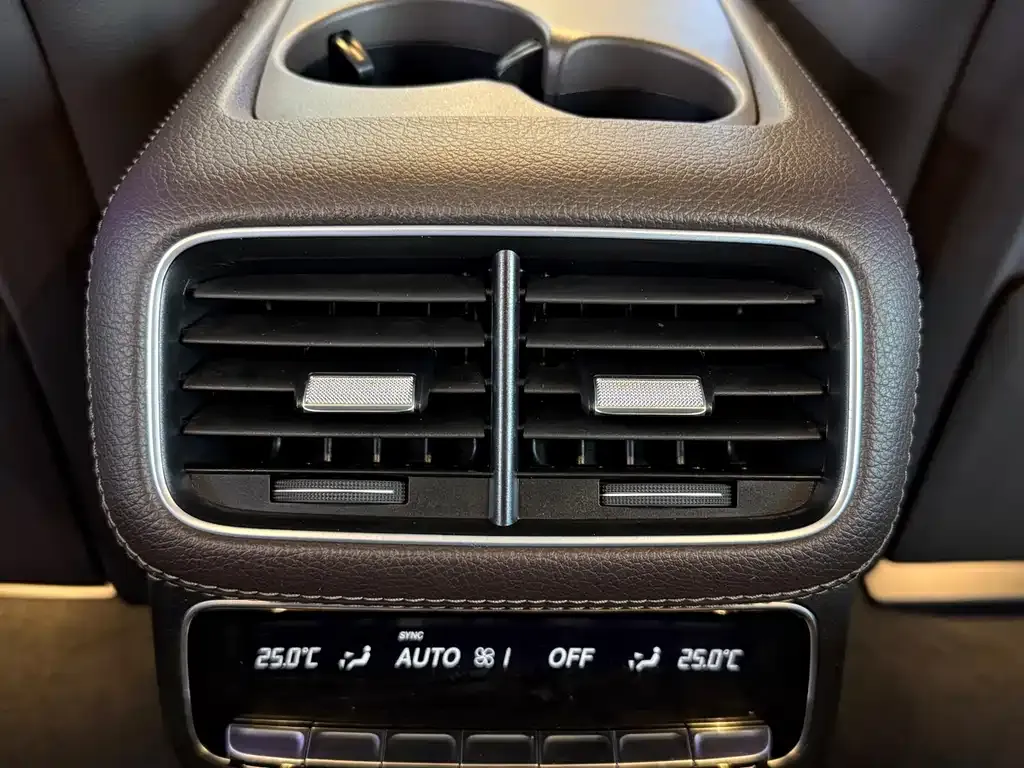 Mercedes-Benz GLS — фото 6