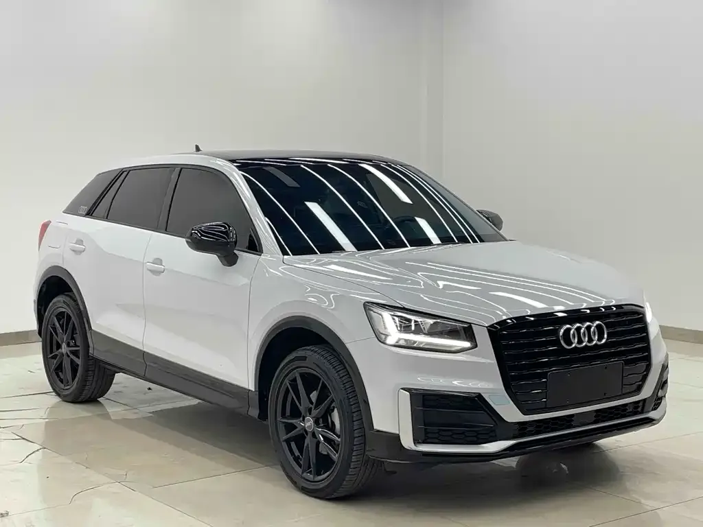 Audi Q2L — фото 2