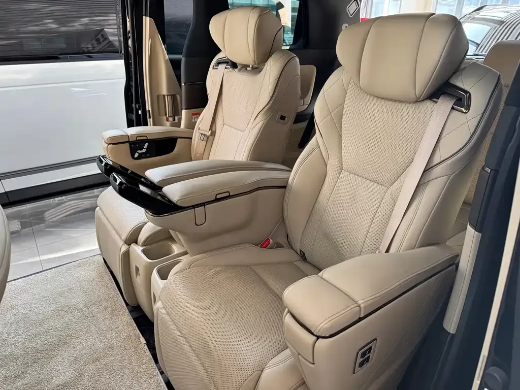 Toyota Vellfire — фото 10