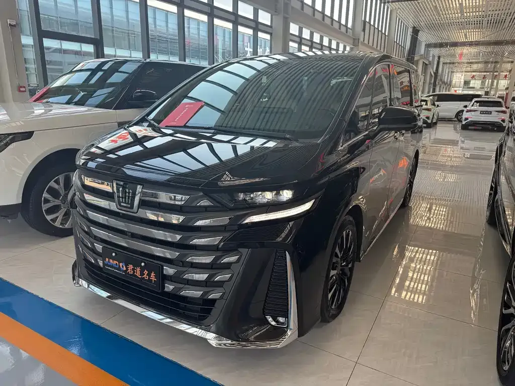 Toyota Vellfire — фото 2