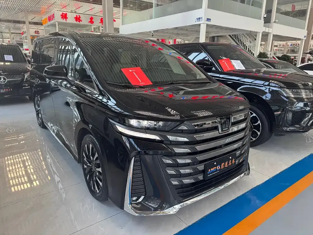 Toyota Vellfire — фото 3