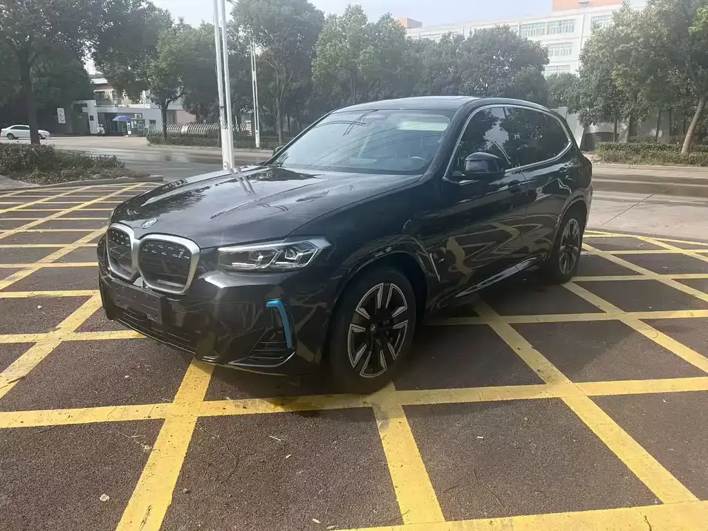BMW iX3 — фото 2