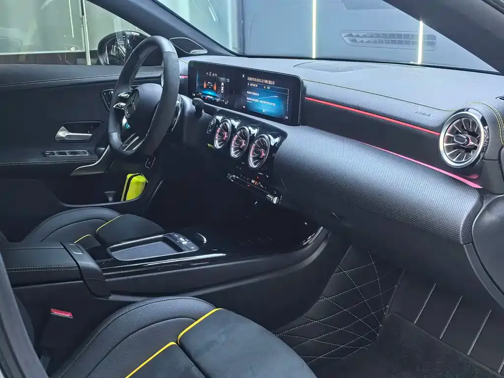 Mercedes-Benz CLA AMG — фото 6