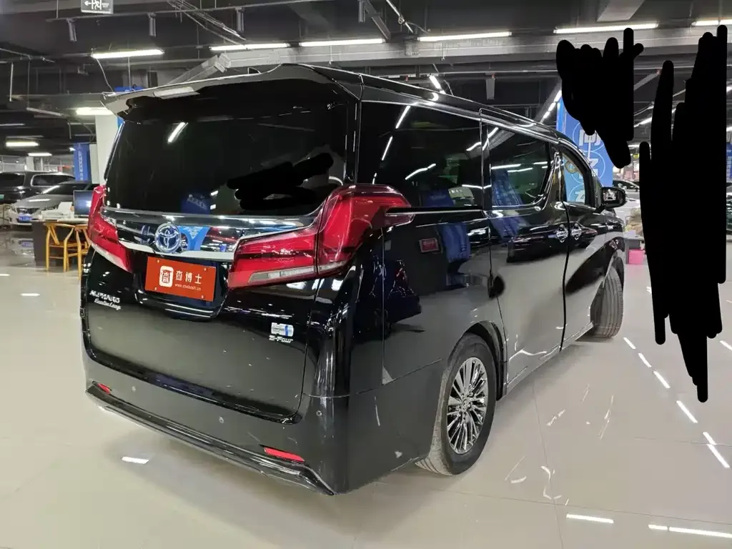 Toyota Alphard — фото 3