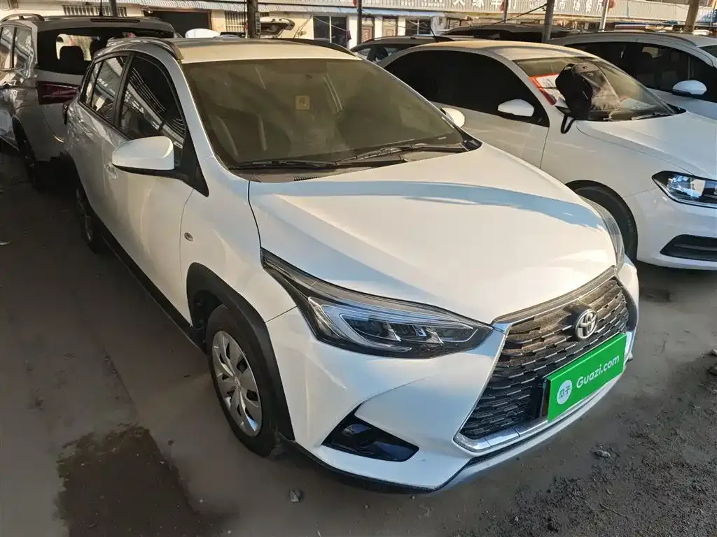 Toyota Yaris L — фото 4