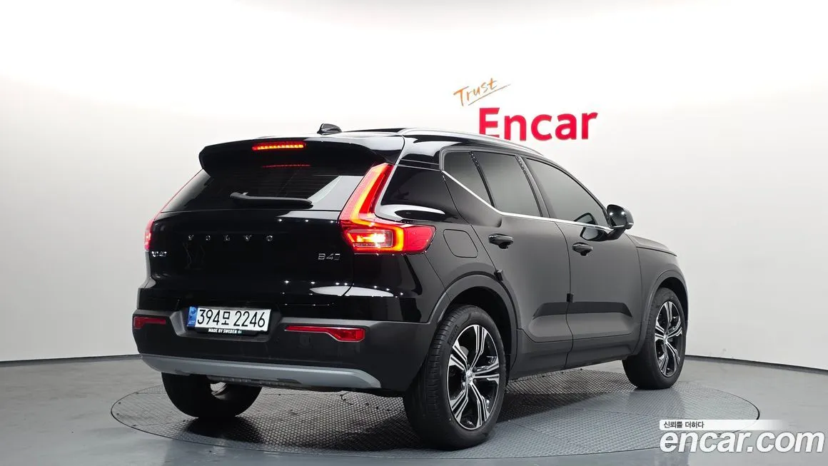 Volvo XC40 — фото 2
