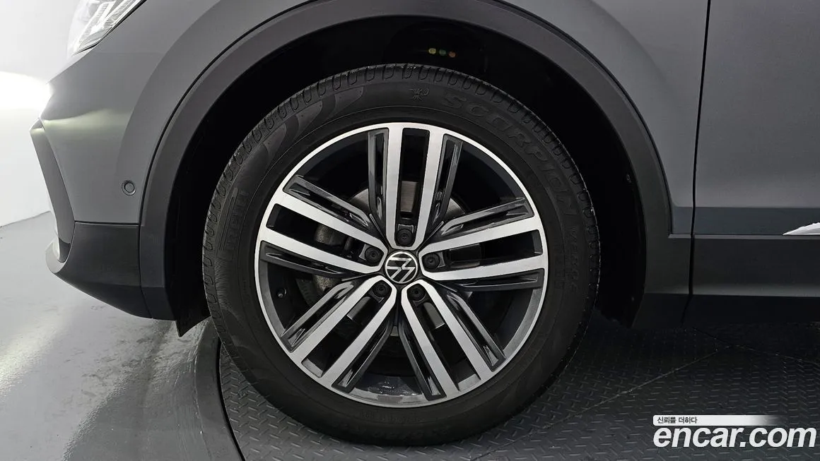 Volkswagen Tiguan — фото 5