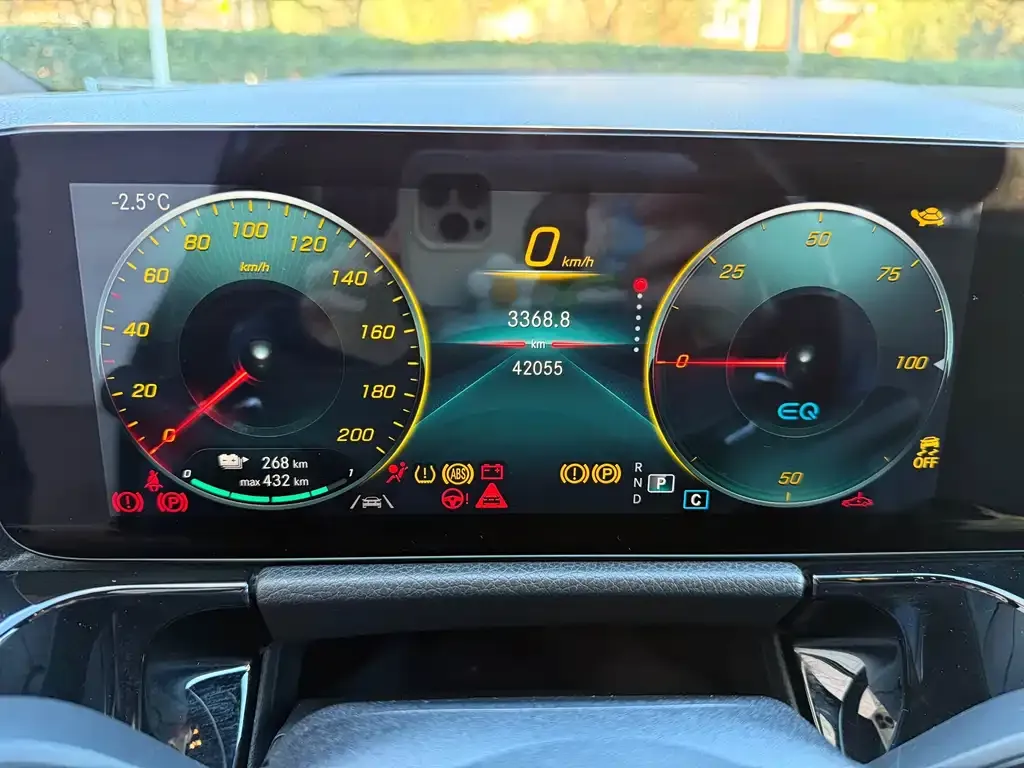 Mercedes-Benz EQA — фото 9