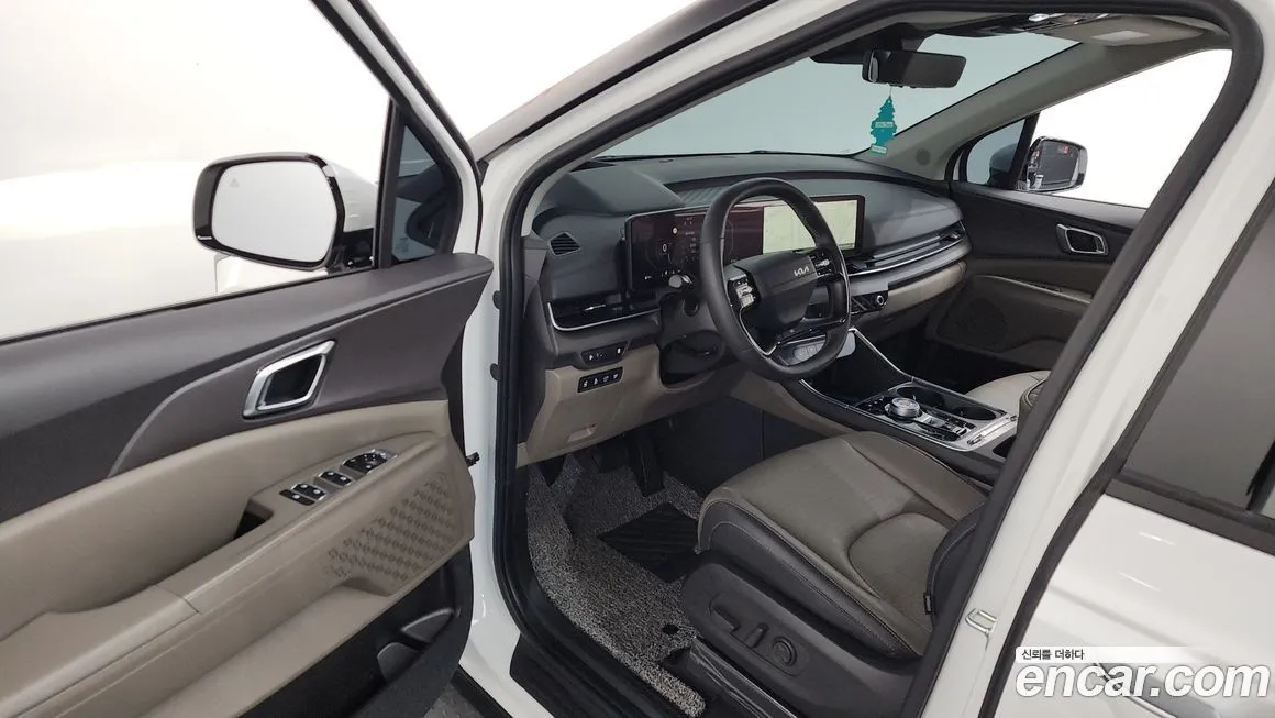 Kia Carnival — фото 10