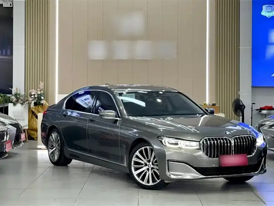 BMW 7 Series — фото 10