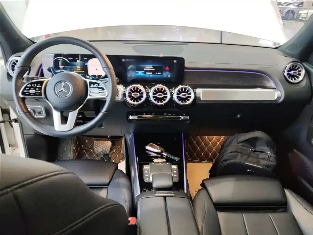 Mercedes-Benz GLB — фото 10