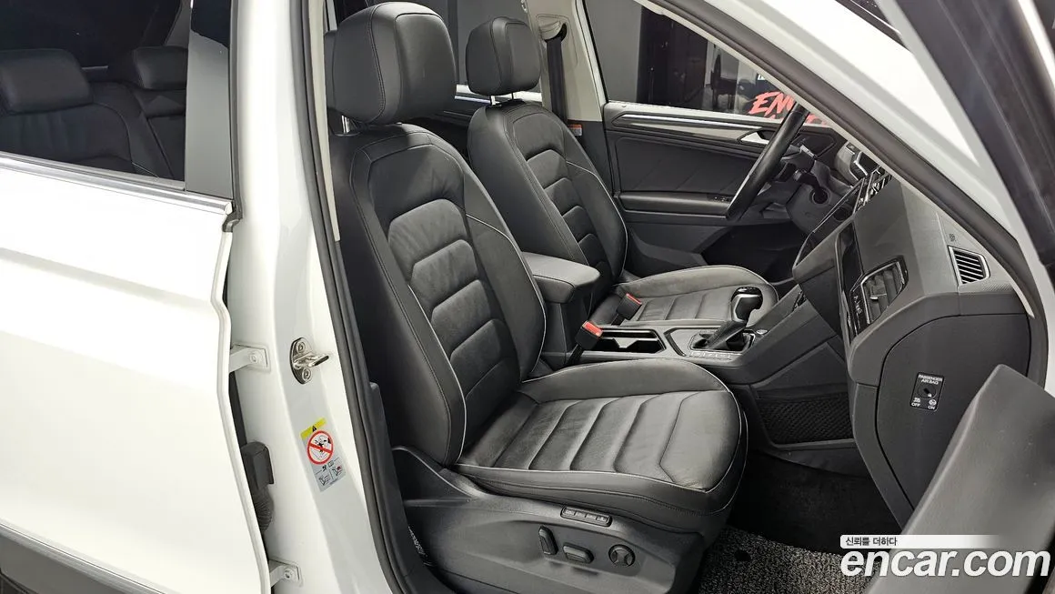 Volkswagen Tiguan — фото 10