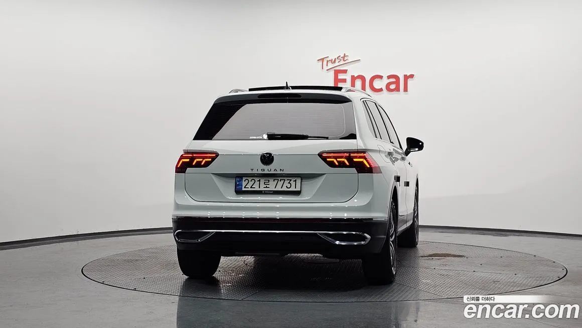 Volkswagen Tiguan — фото 4