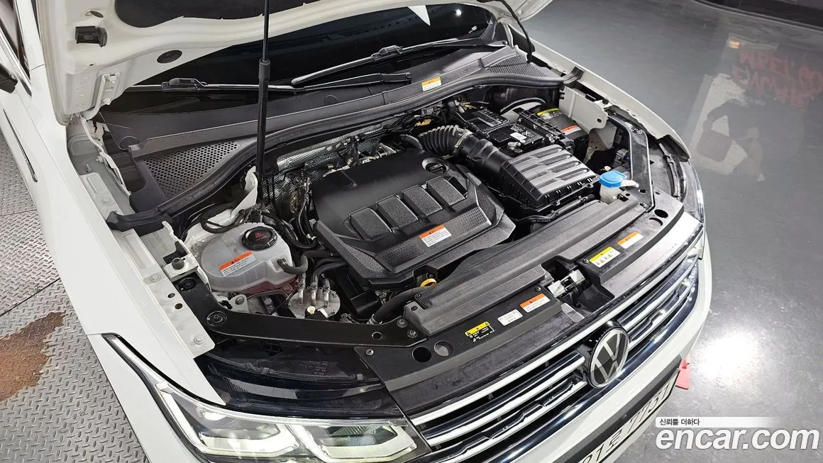Volkswagen Tiguan — фото 6